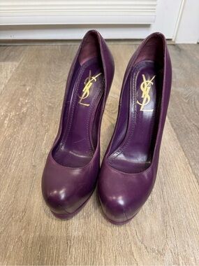 Saint Laurent Plum Leather Platform Pumps with Gold YSL Insole